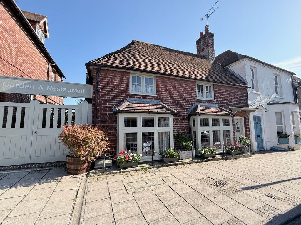 Property photo 1 of 22