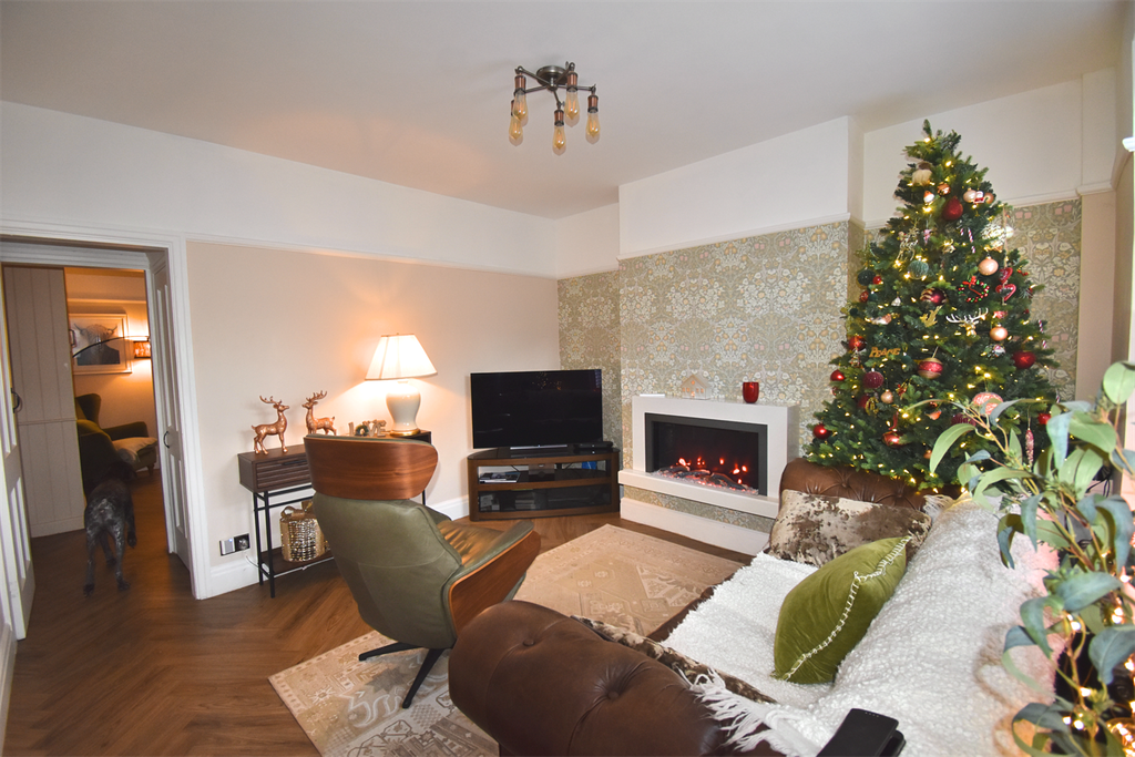 Property photo 3 of 17 Sitting Room