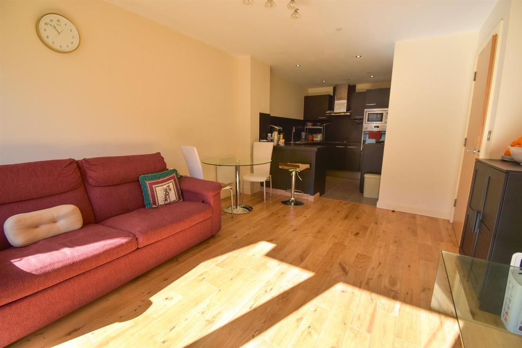 Property photo 3 of 12