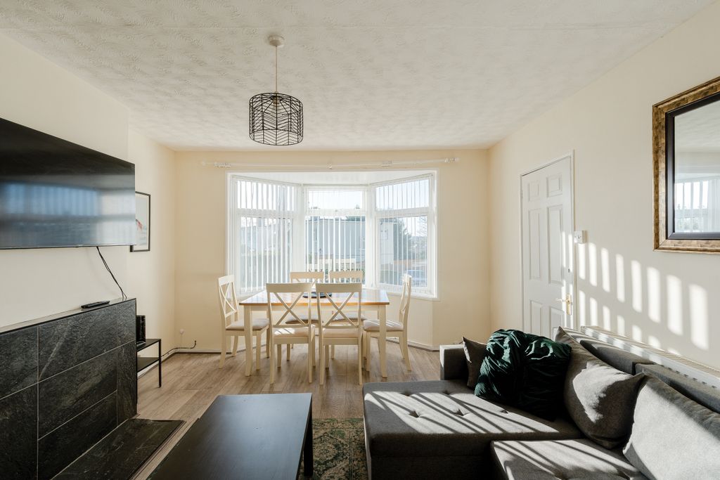 Property photo 2 of 25 Photo 5