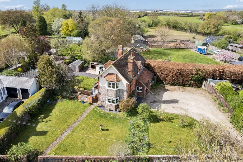 Property photo 1 of 34