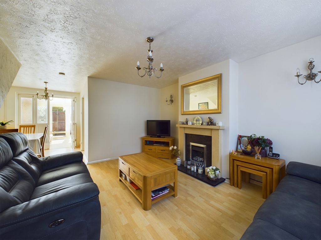 Property photo 3 of 14 Cam03519G0-Pr0039-Still010