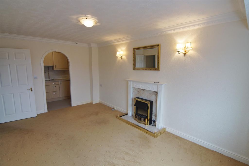 Property photo 3 of 10