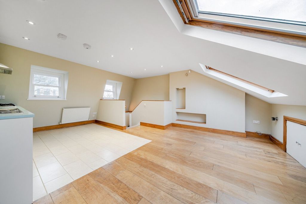 Property photo 1 of 18 Picture No. 11