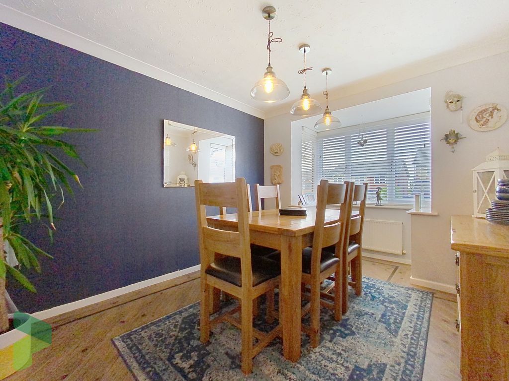 Property photo 2 of 46 Dining Room