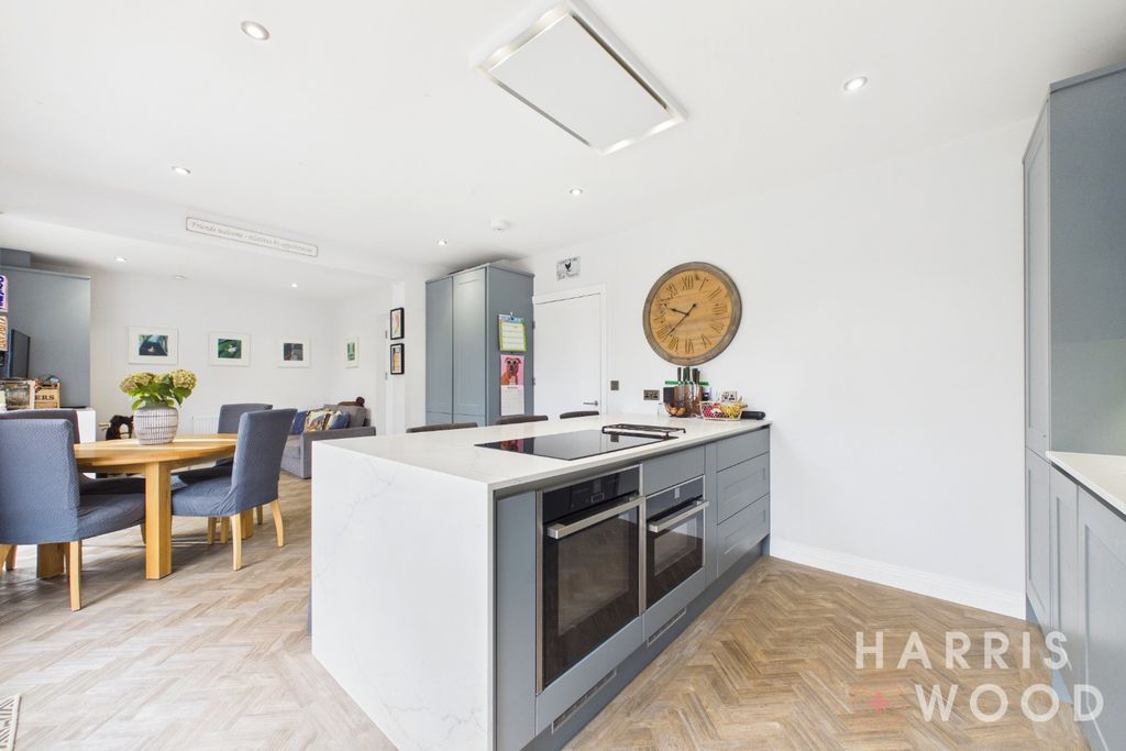 Property photo 2 of 30 5555762