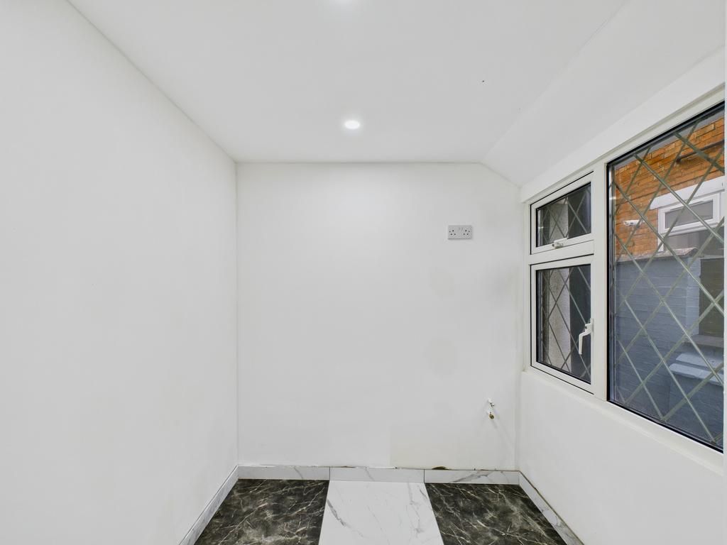 Property photo 3 of 37