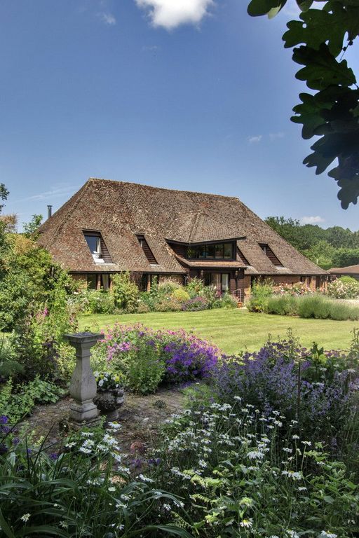 Property photo 2 of 22 Front