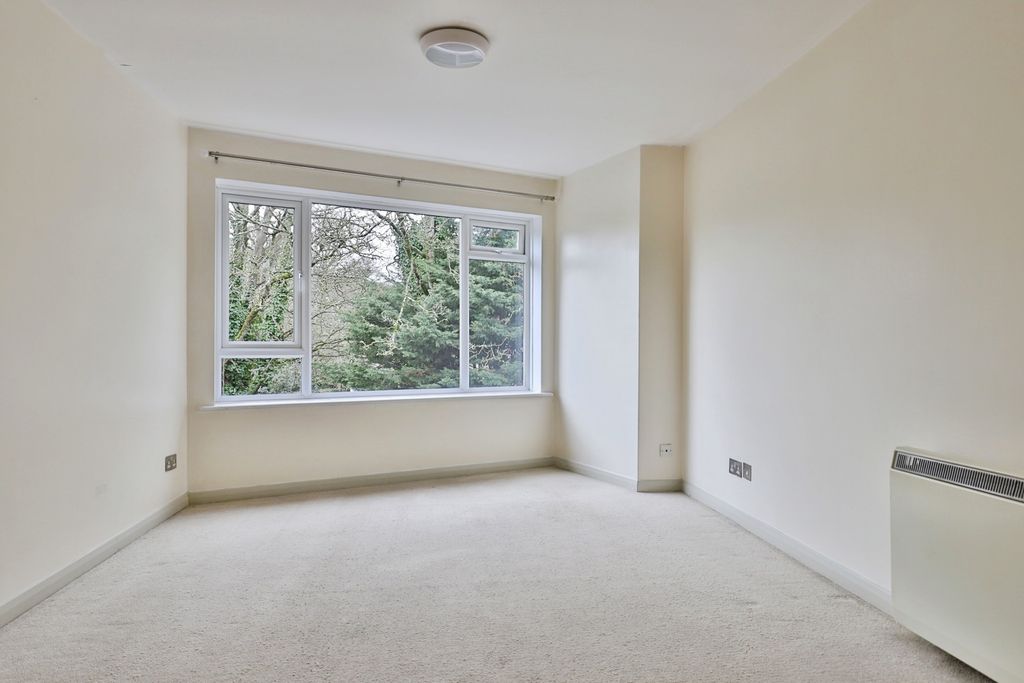 Property photo 3 of 8 Pbox-Img.Jpg