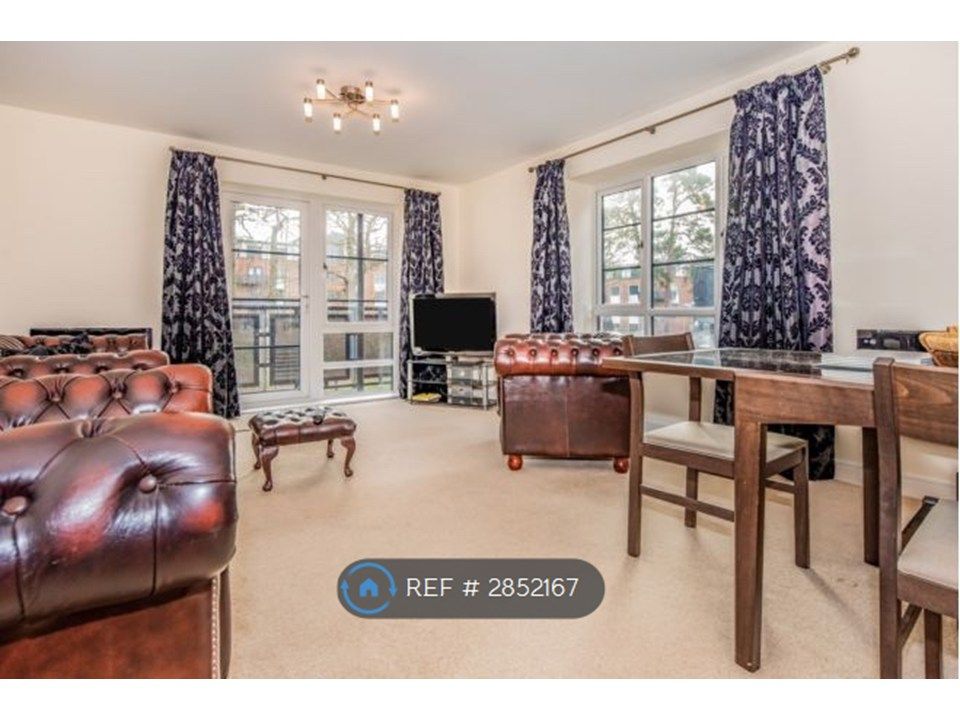 Property photo 3 of 13 Living/ Dining Room