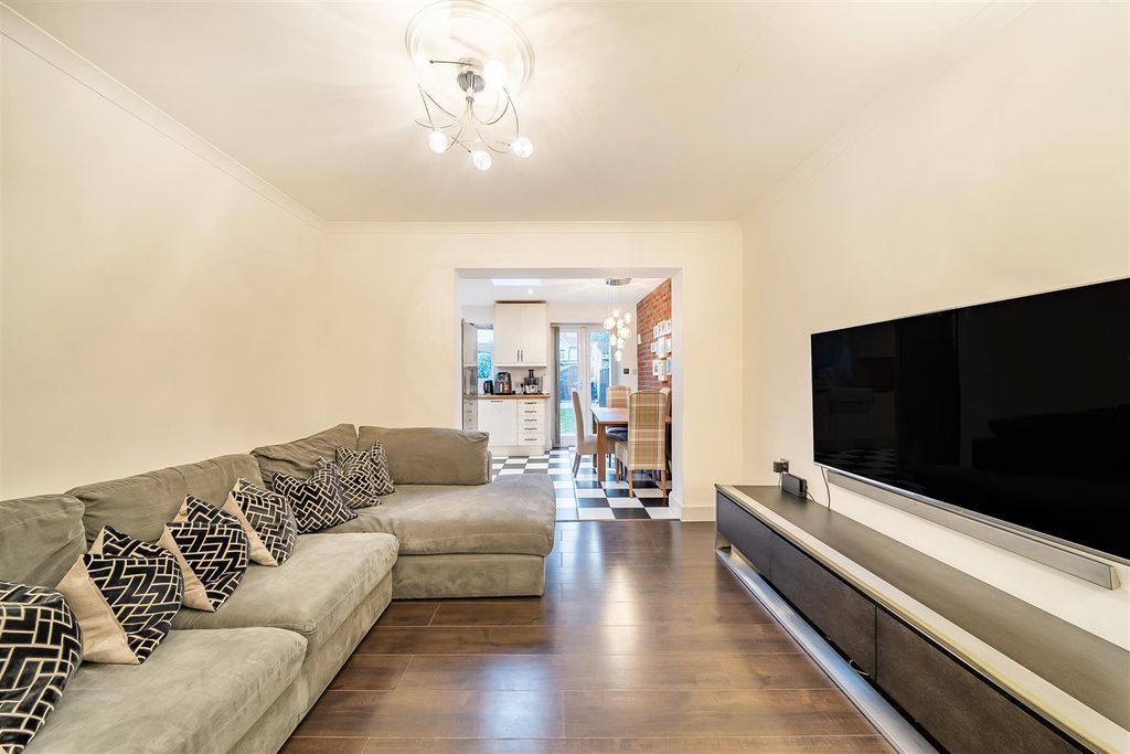 Property photo 3 of 20 Living Room