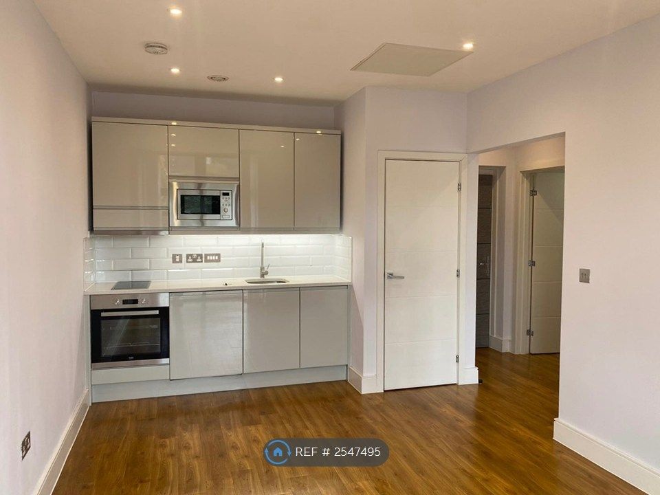 Property photo 3 of 7 Kitchen