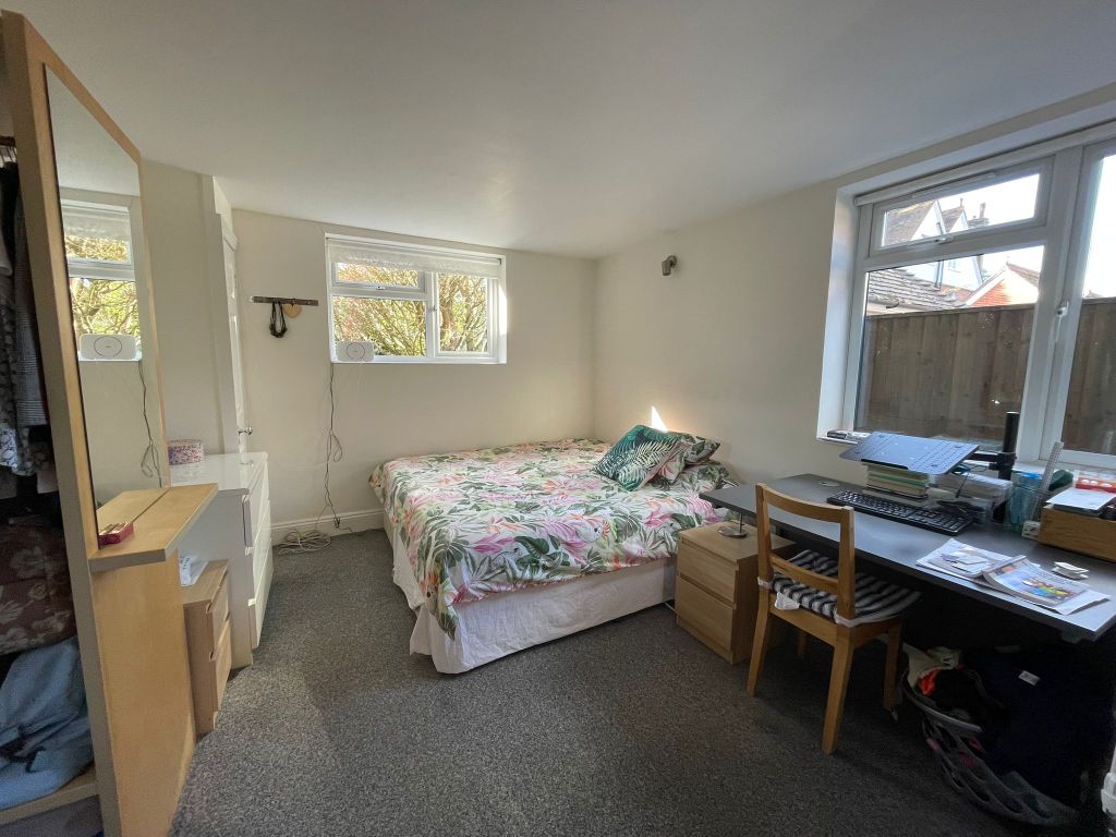 Property photo 2 of 6