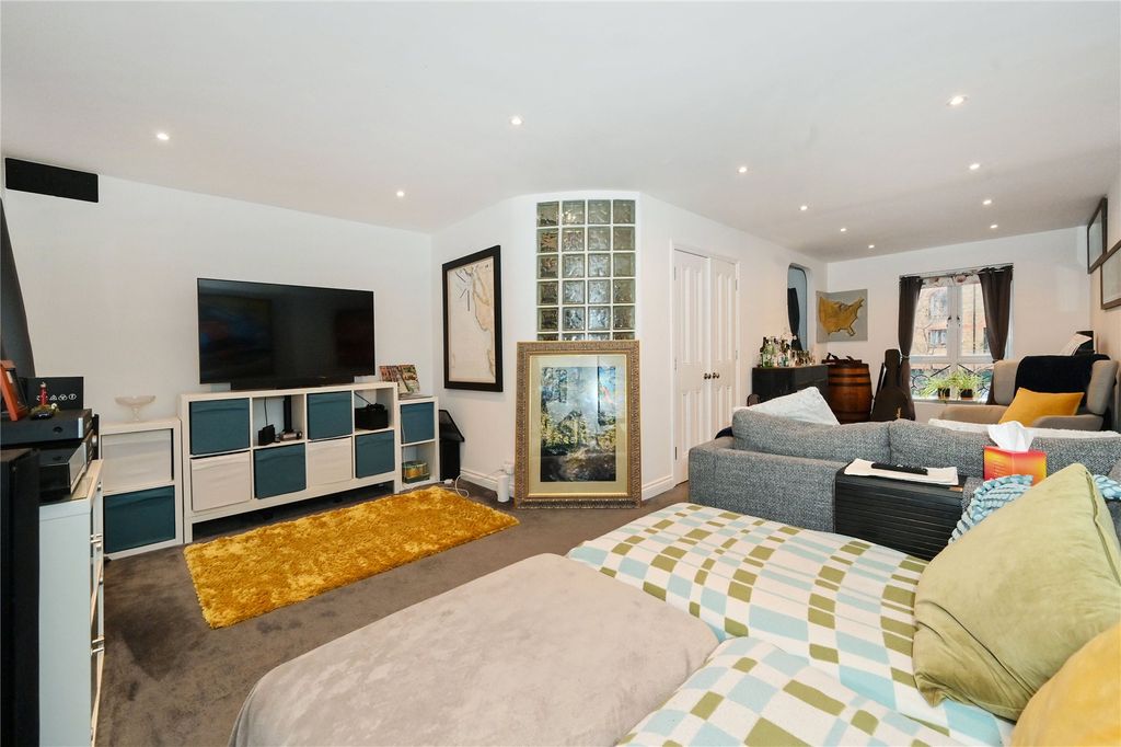 Property photo 3 of 22 Picture No. 10