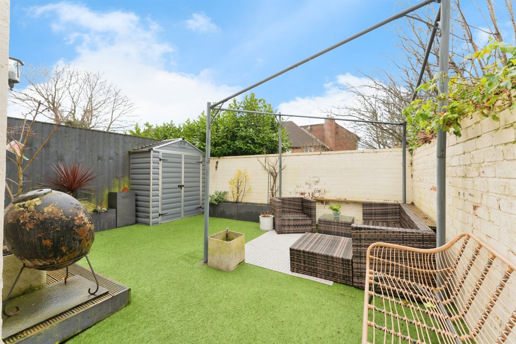 Property photo 2 of 20