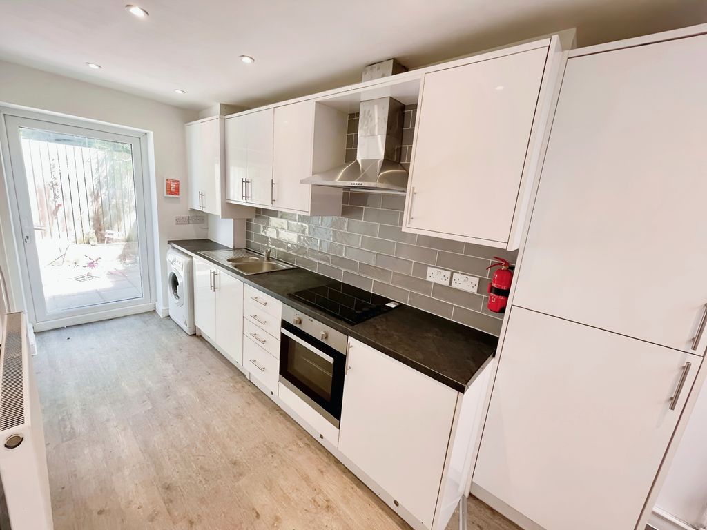 Property photo 2 of 9 Image