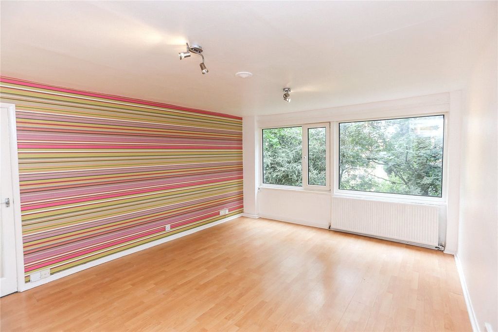 Property photo 3 of 8 Picture No. 08