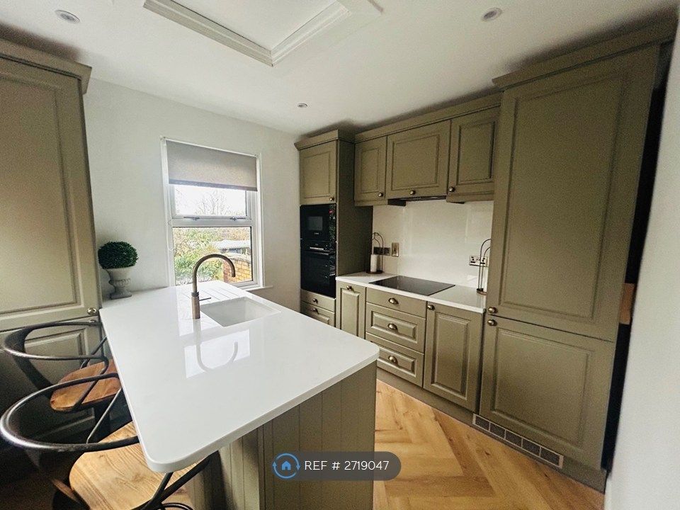 Property photo 1 of 35 Kitche. To Entertain With Centre Island