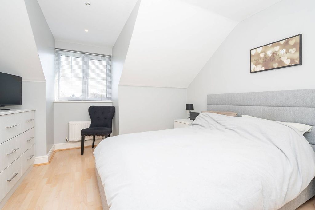 Property photo 3 of 30