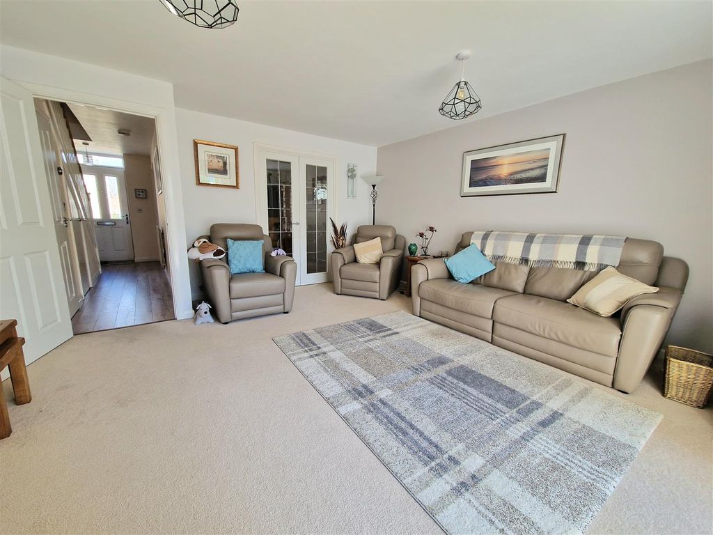 Property photo 3 of 25