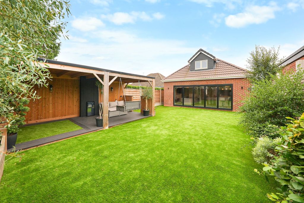 Property photo 1 of 33