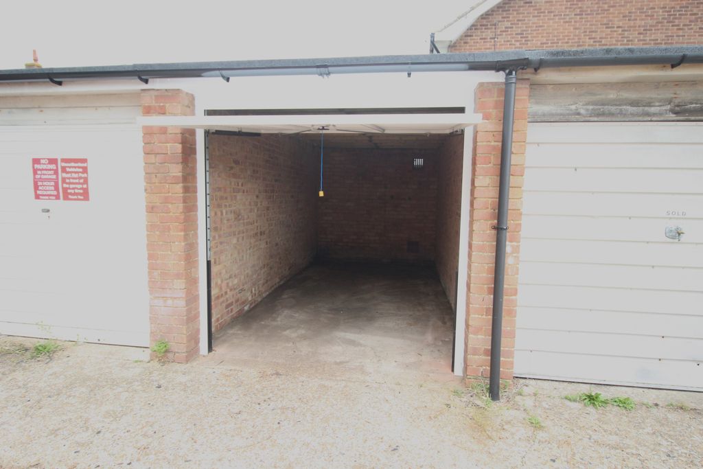 Property photo 2 of 4 Inside