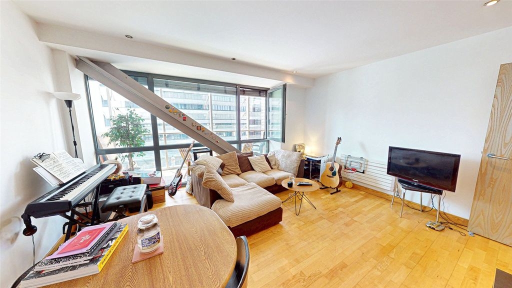 Property photo 3 of 11 Picture No. 02