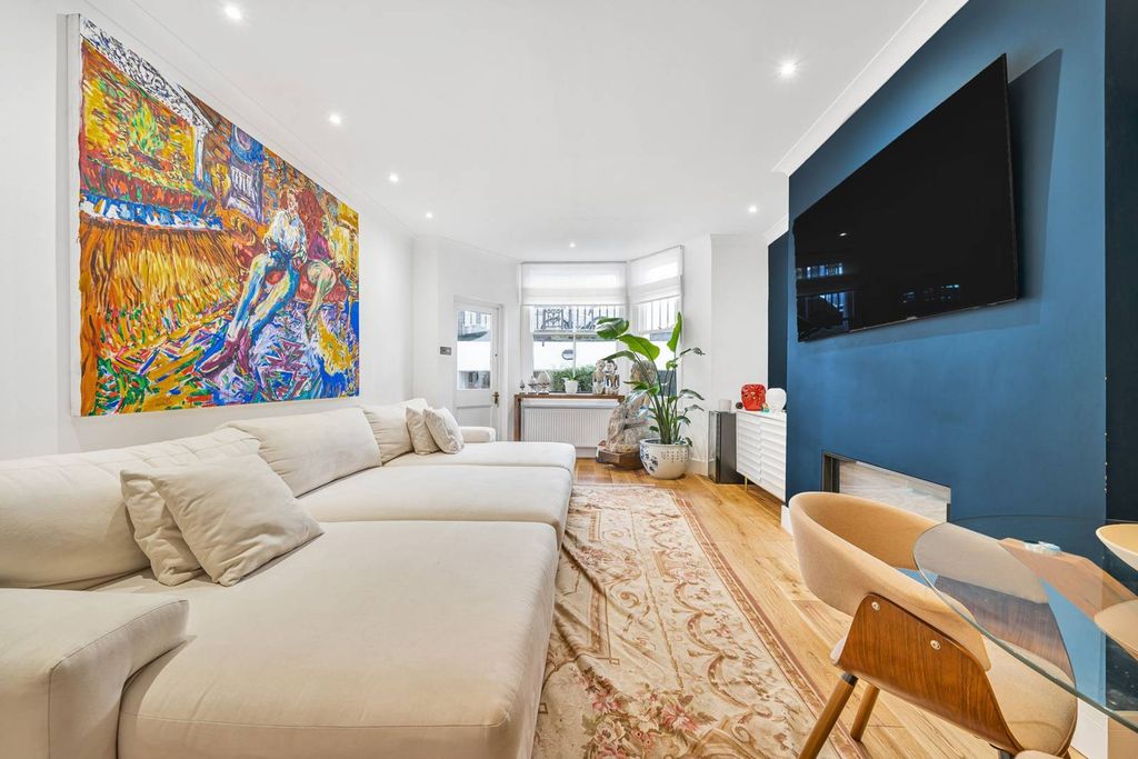 Property photo 2 of 22