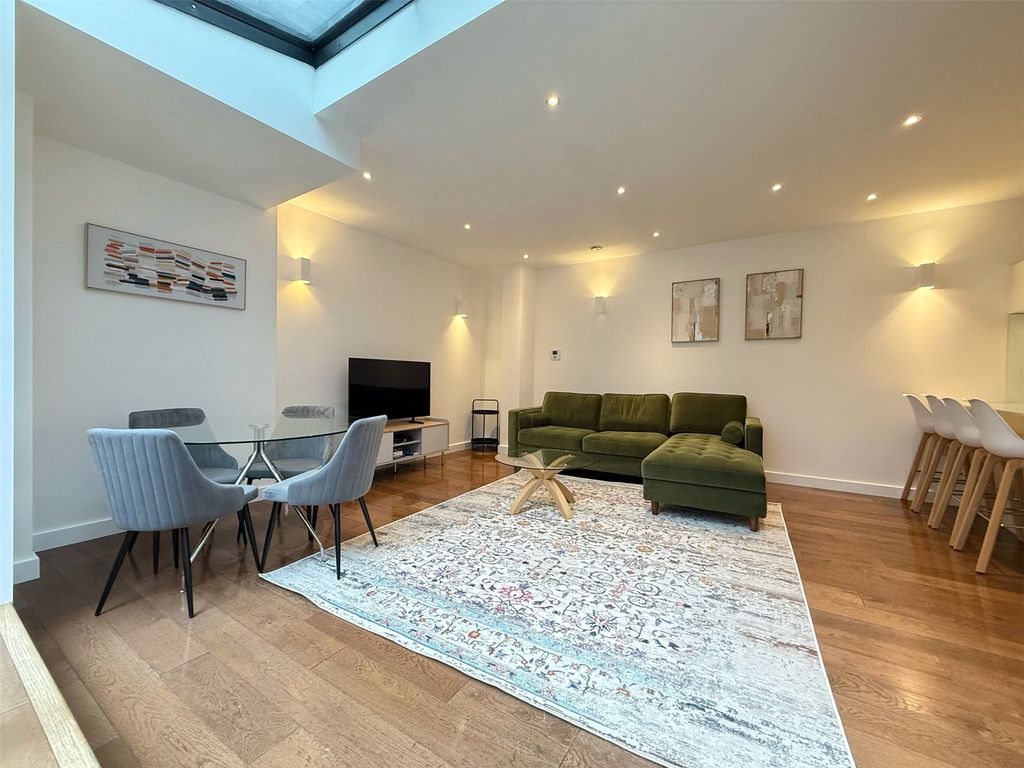 Property photo 2 of 11 Picture No. 16