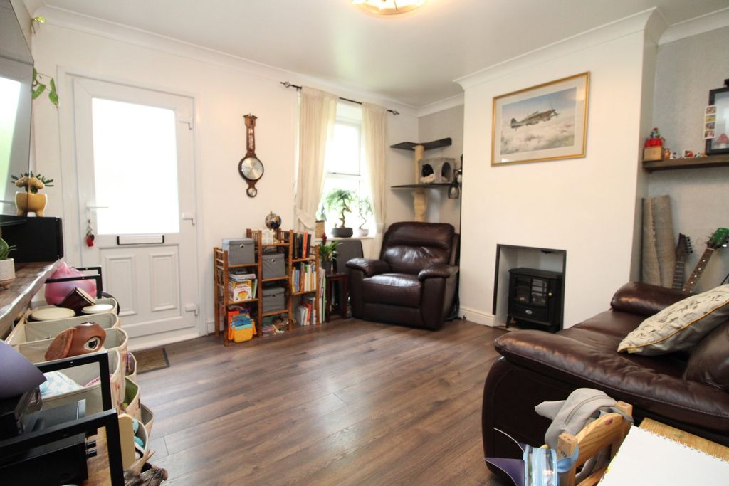 Property photo 2 of 16