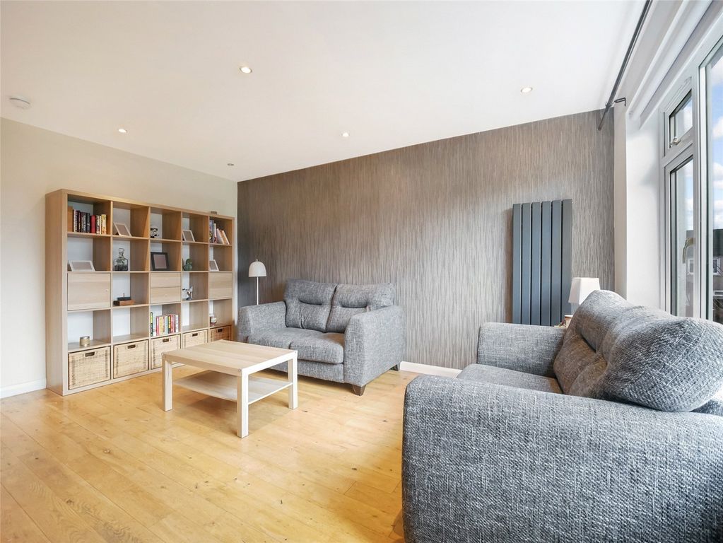 Property photo 3 of 21 Living Room