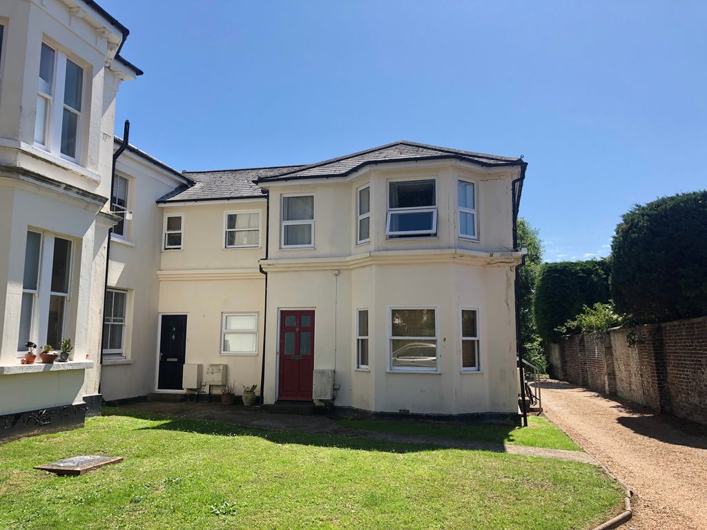 Property photo 1 of 6