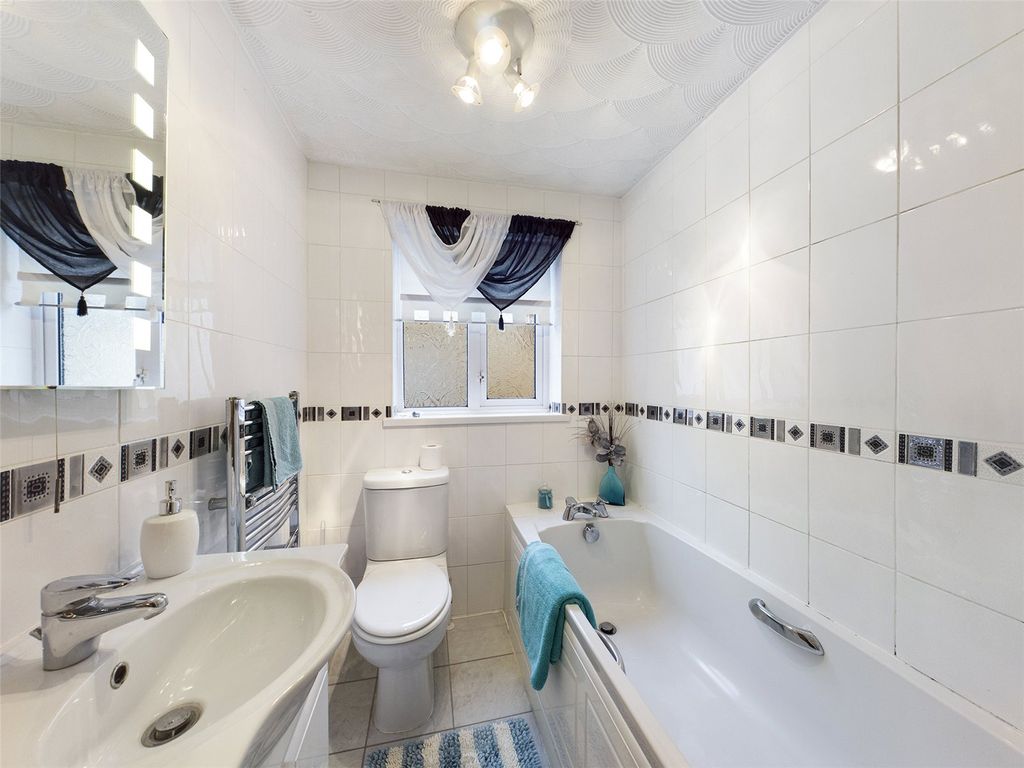 Property photo 3 of 6 Bathroom