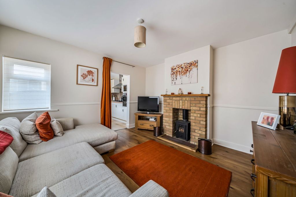 Property photo 2 of 19