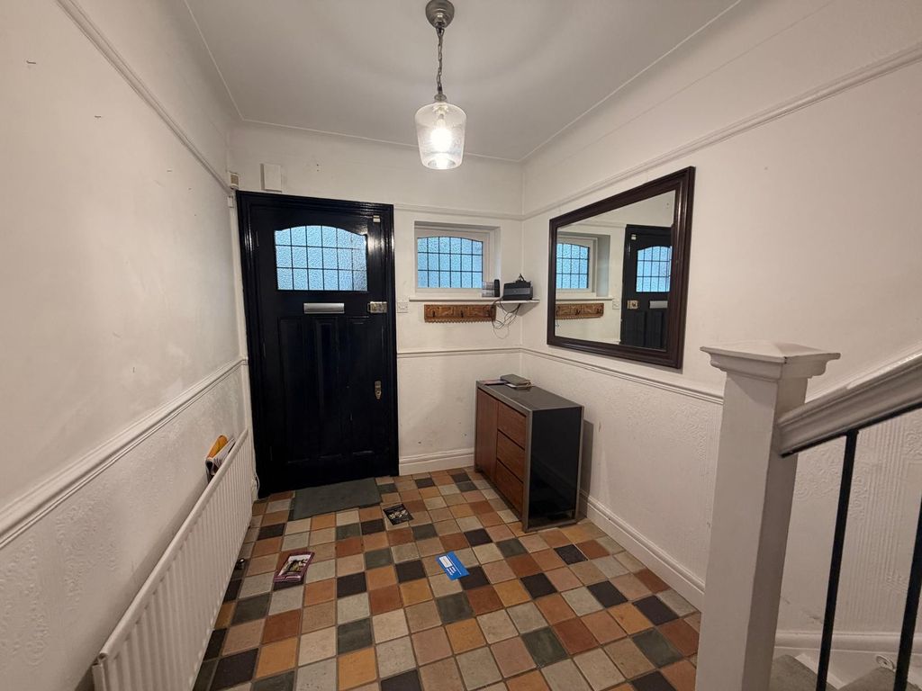 Property photo 2 of 23