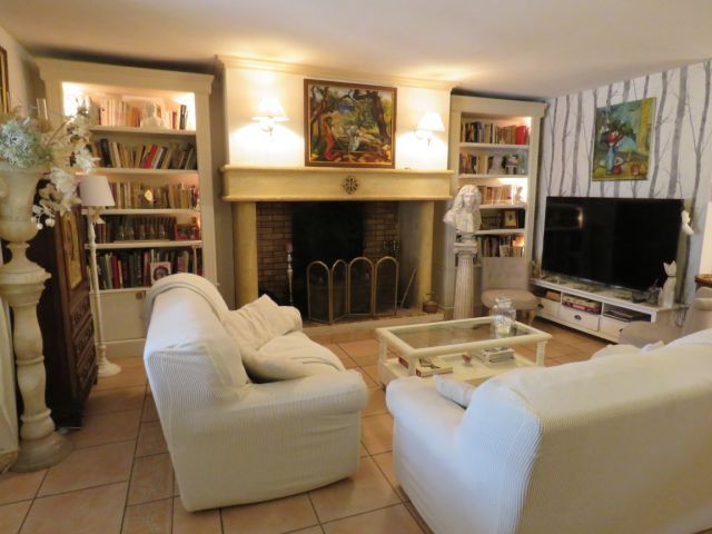 Property photo 2 of 50