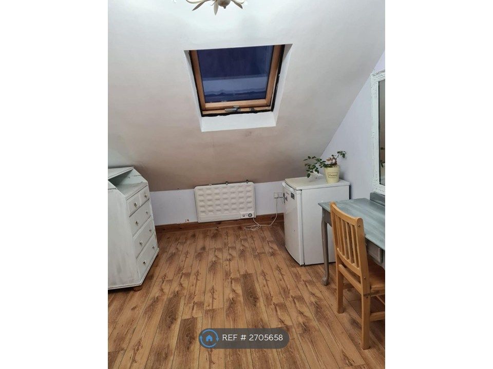 Property photo 2 of 9 Attic Double Room
