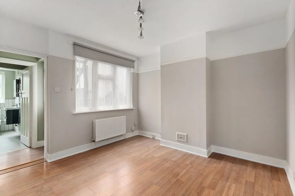 Property photo 1 of 7 1