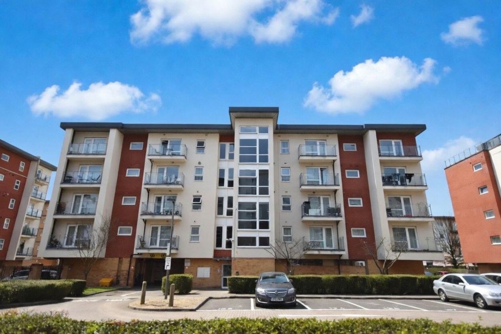 Property photo 1 of 8