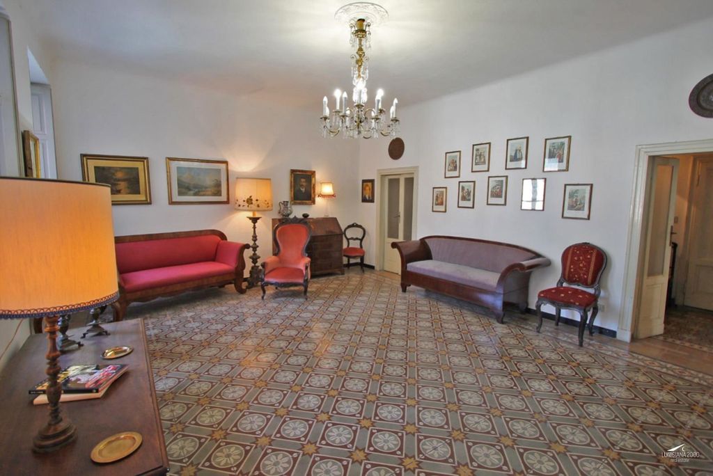 Property photo 1 of 44