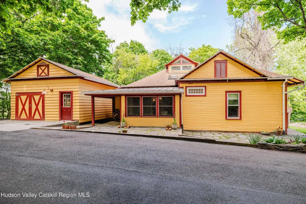 Property photo 1 of 31