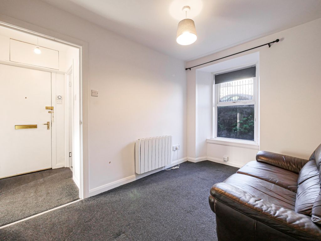 Property photo 3 of 7 Lounge-2