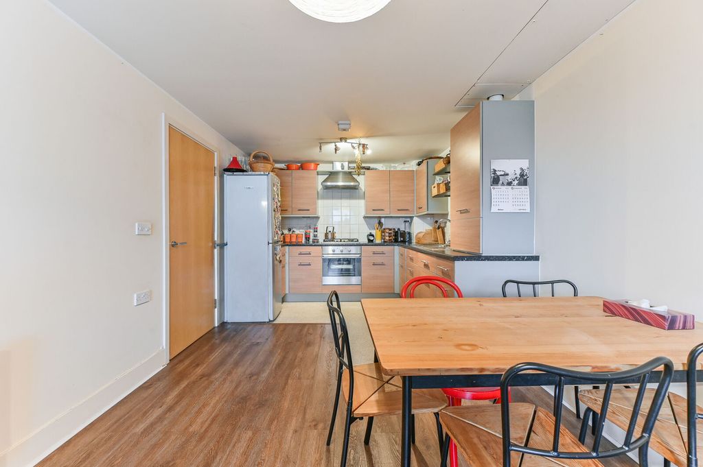 Property photo 2 of 9