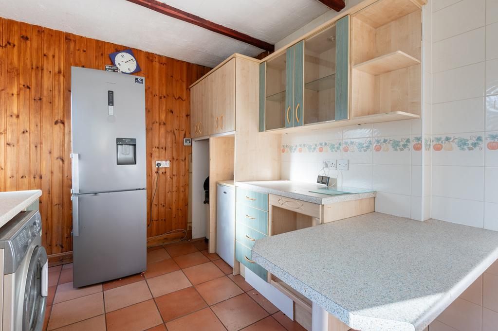 Property photo 3 of 16 Lev1504Pem Kitchen Again.Jpg