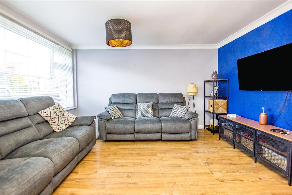 Property photo 2 of 14 Living Room