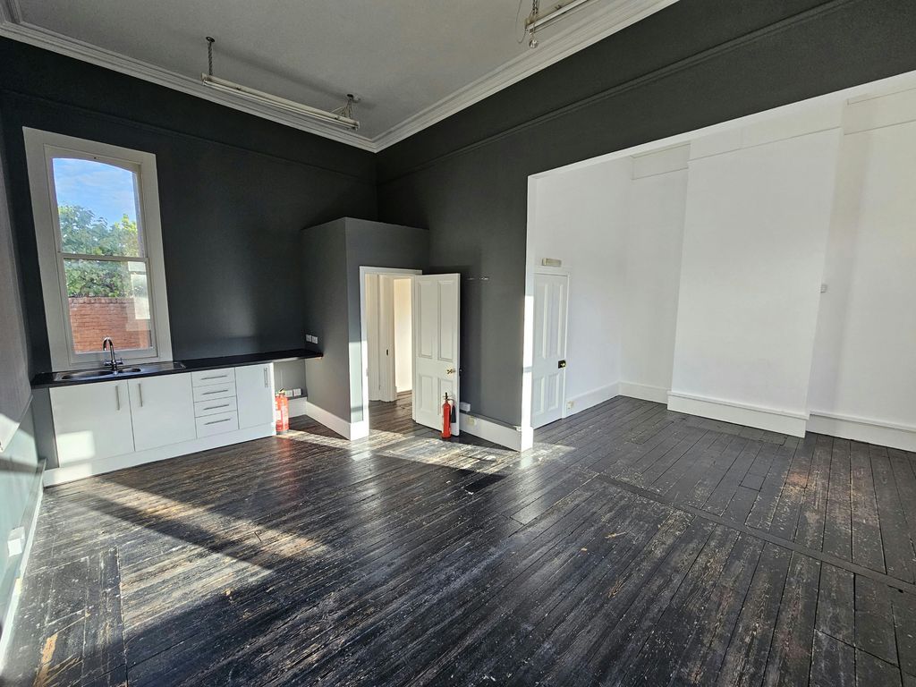 Property photo 3 of 9 20250930_091604.Jpg