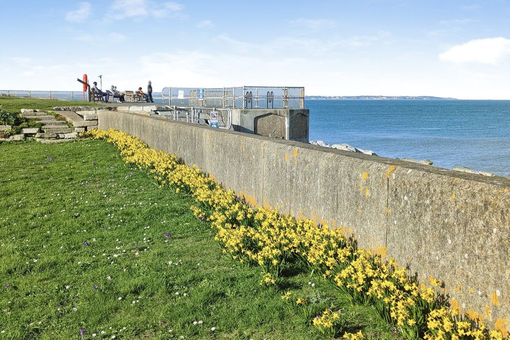 Property photo 2 of 18