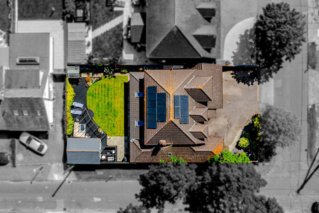 Property photo 2 of 41