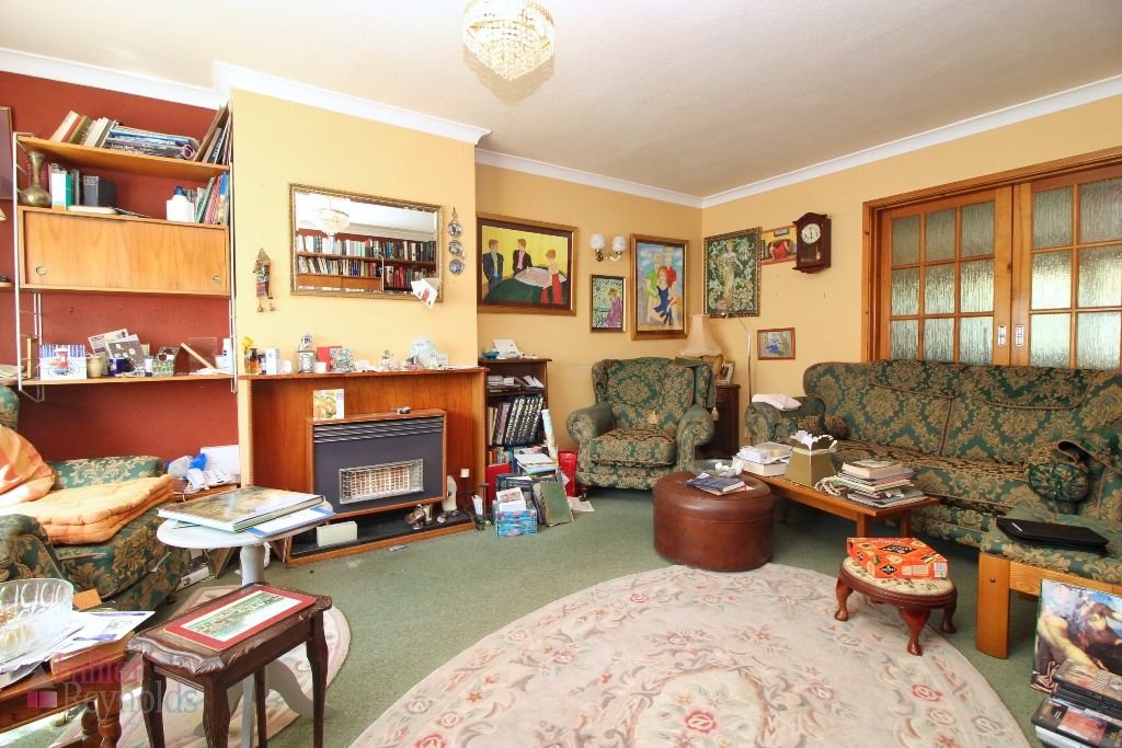 Property photo 3 of 14 Lounge