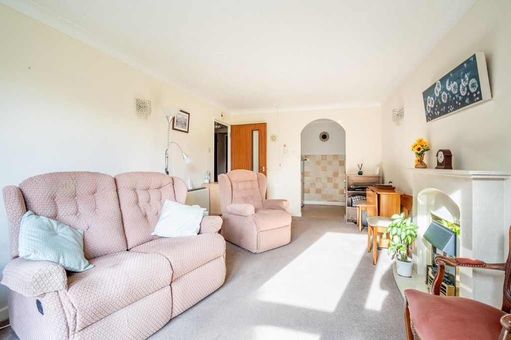 Property photo 3 of 14 Vh-8.Jpg